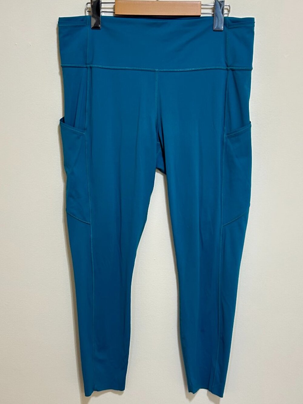 Lululemon Athletica Cropped Tights With Laser Cut Hem Teal Blue Size 12